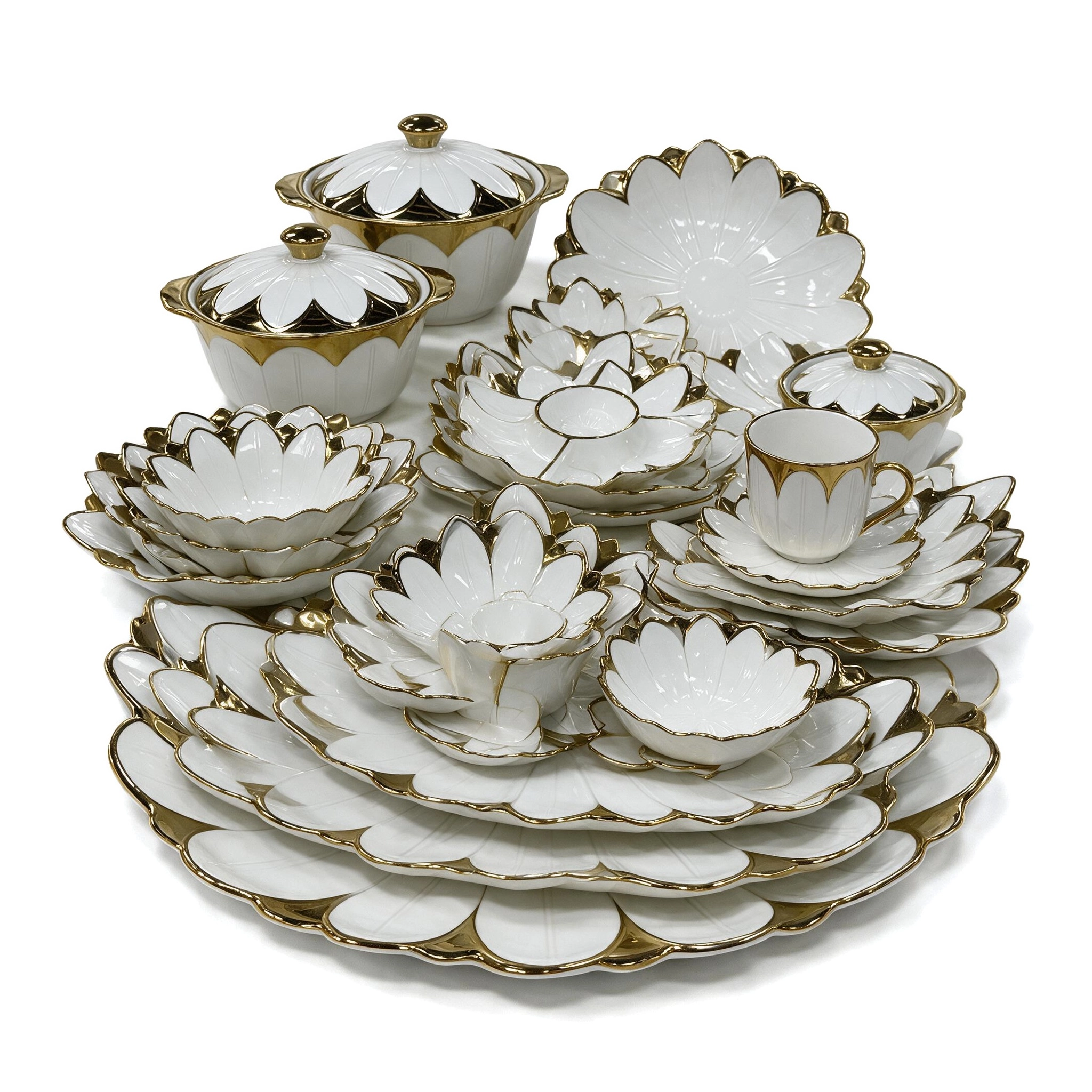 Ceramic tableware displayed in the CERA showroom